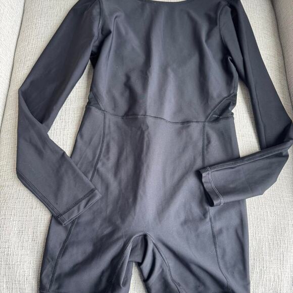 Black old navy active - Picture 1 of 4